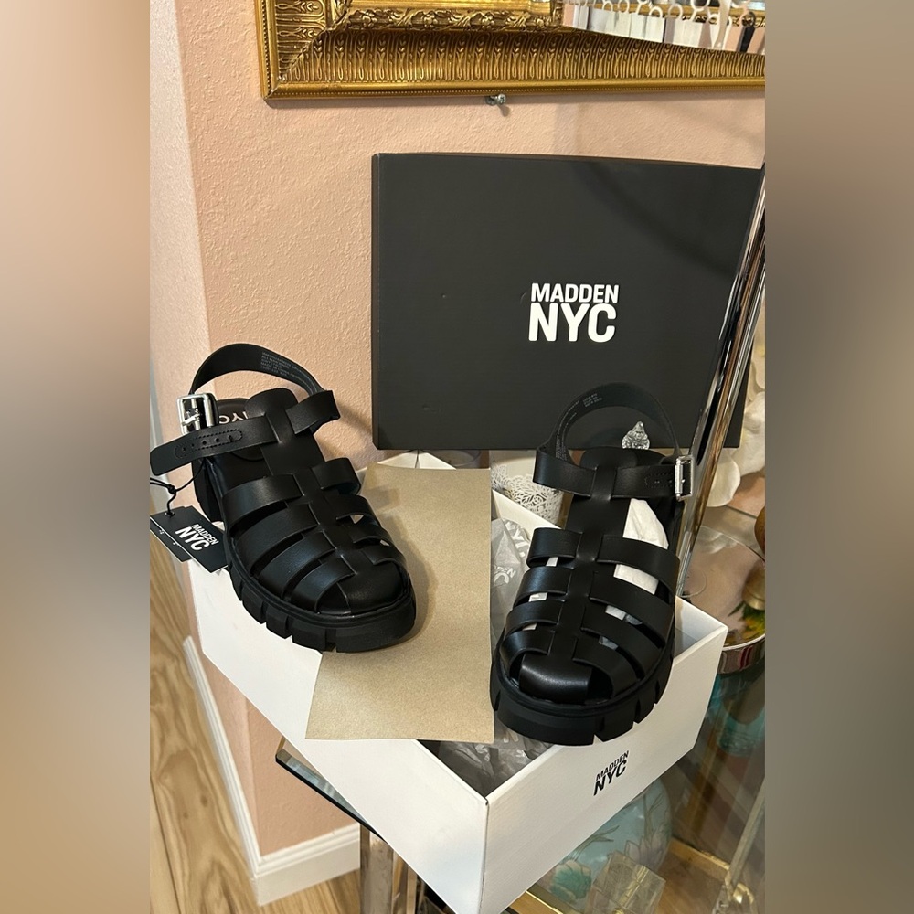New Madden NYC Black Chunky Platform Gladiator Strapy Sandals Size 8